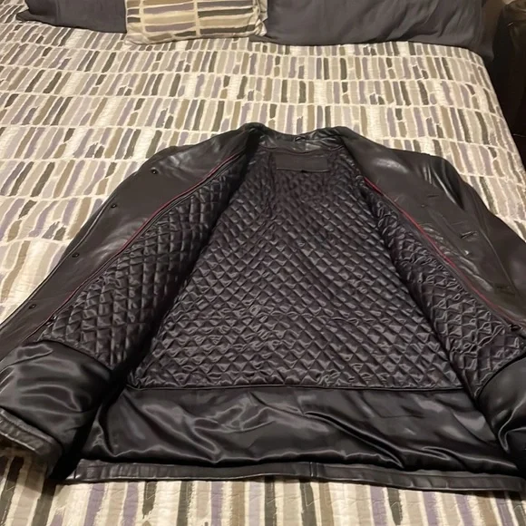 Leather coat with removable quilt liner